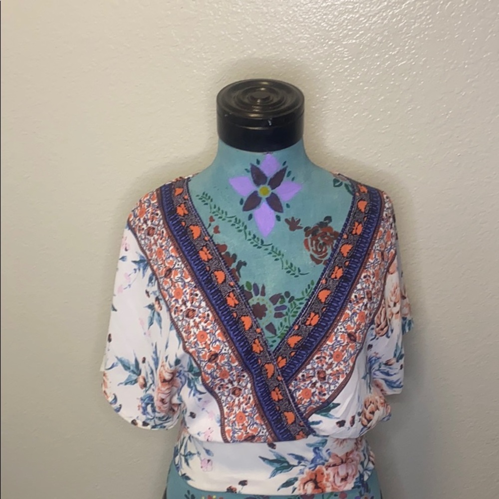 **Size M** Floral Crop Top